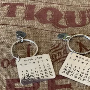 Custom Engraved Calendar Keychain Heart Key Ring Save the Date Keychain Creative Gift