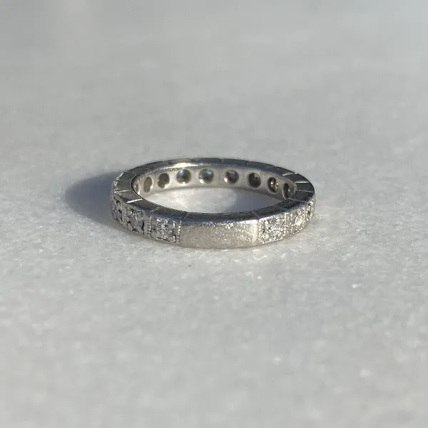 Vintage Square Outline Eternity Wedding Band